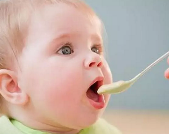 寶寶不想吃輔食是什么原因 寶寶不愛吃輔食怎么辦 寶寶不想吃輔食是什么原因 寶寶不愛吃輔食怎么辦