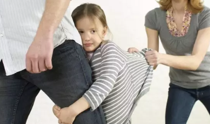 要上班舍不得孩子朋友圈說說 出去上班舍不得孩子心情說說