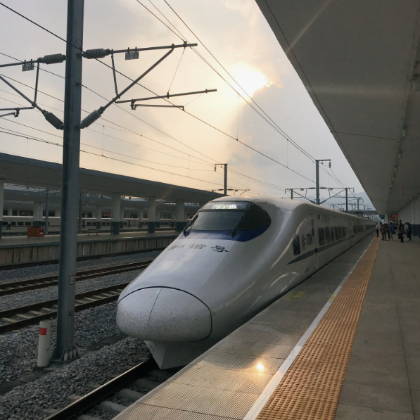 一個人趕車的心情說說 去趕車很辛苦的心情感慨 一個人趕車的心情說說 去趕車很辛苦的心情感慨