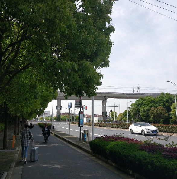 形容趕車?yán)鄣奈谰渥?關(guān)于趕車的說(shuō)說(shuō)朋友圈