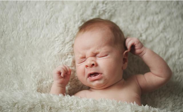 寶寶睡覺一驚一乍是夜驚了嗎 寶寶夜驚需要治療嗎