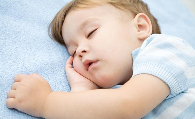 寶寶睡覺一驚一乍是夜驚了嗎 寶寶夜驚需要治療嗎