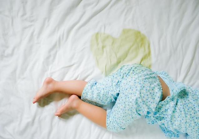 孩子尿床長大會好嗎 孩子尿床家長怎么處理