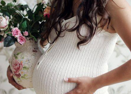 孕期燒心是怎么回事 孕期燒心吃什么能緩解 孕期燒心是怎么回事 孕期燒心吃什么能緩解