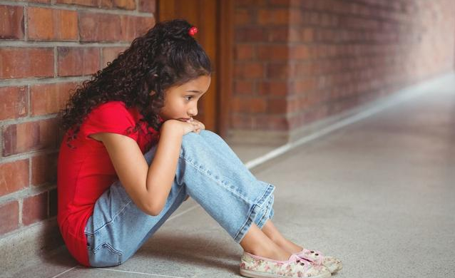 媽媽生二胎大女兒癔癥性眼盲是怎么回事 女孩為什么得癔癥性眼盲 媽媽生二胎大女兒癔癥性眼盲是怎么回事 女孩為什么得癔癥性眼盲