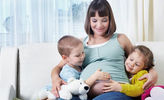 媽媽生二胎大女兒癔癥性眼盲是怎么回事 女孩為什么得癔癥性眼盲 媽媽生二胎大女兒癔癥性眼盲是怎么回事 女孩為什么得癔癥性眼盲