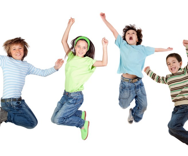 六一看孩子上臺表演很棒心情說說 感慨寶寶兒童節節目句子