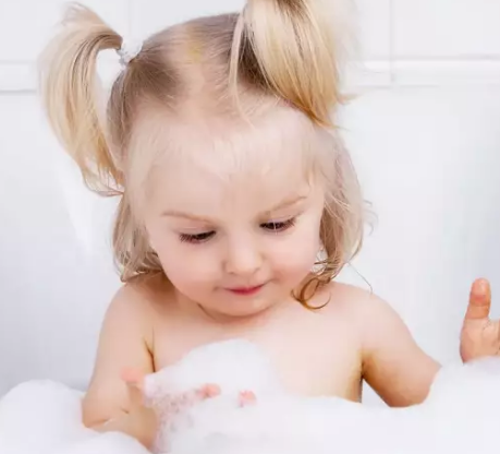 給寶寶洗澡你真的會洗嗎 給寶寶洗澡的正確方法