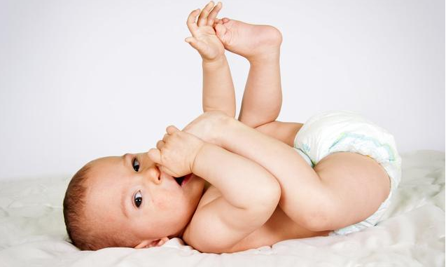 寶寶多大可以不穿紙尿褲了 怎么幫助孩子戒掉尿不濕 寶寶多大可以不穿紙尿褲了 怎么幫助孩子戒掉尿不濕