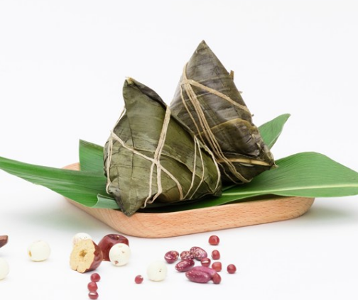 第一次動手包粽子心情感受 端午節(jié)第一次包粽子朋友圈句子