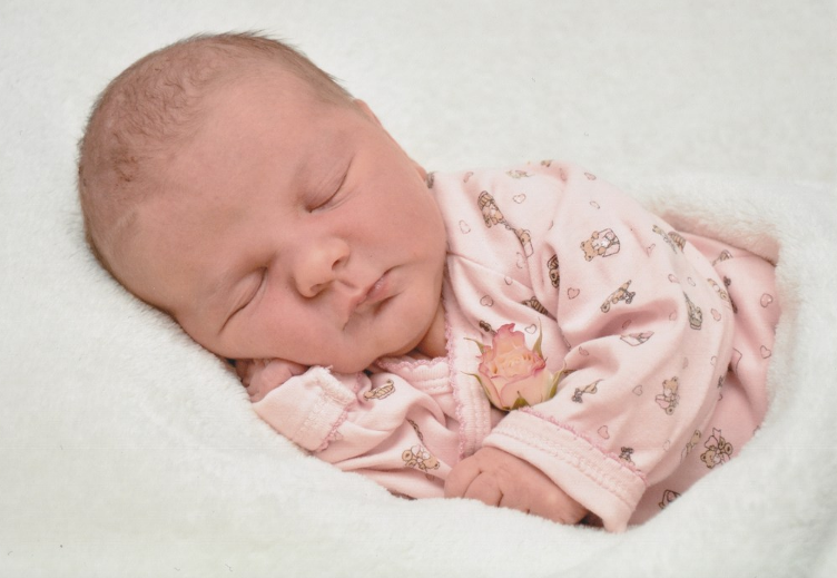 新生兒寶寶的包被用到什么時候 寶寶幾個月可以不用包被