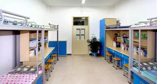 學生宿舍選上鋪還是下鋪 高中生選擇上鋪好還是下鋪好