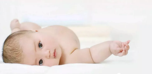 新生兒怕冷還是怕熱 新生兒房間溫度多少才合適 新生兒怕冷還是怕熱 新生兒房間溫度多少才合適