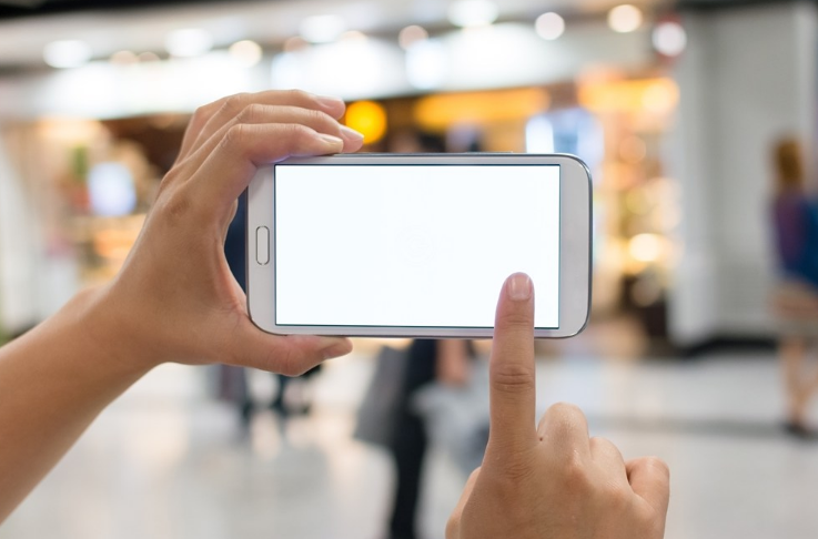 孩子每天玩手機時間過長怎么辦 怎么讓孩子自覺少玩手機