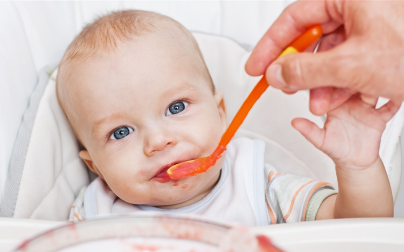 孩子多大可以吃大人吃的飯 多大寶寶可以吃米飯 孩子多大可以吃大人吃的飯 多大寶寶可以吃米飯
