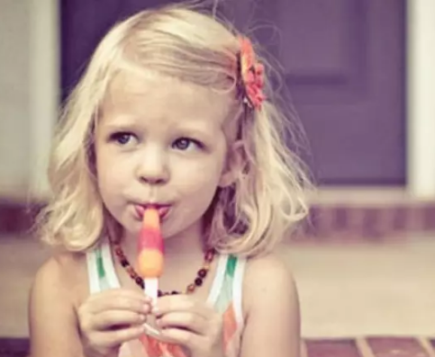 要不要給孩子吃零食 什么樣的零食適合寶寶吃 要不要給孩子吃零食 什么樣的零食適合寶寶吃