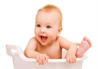 夏天可以給寶寶吹空調(diào)嗎 孩子夏天不吹空調(diào)會(huì)不會(huì)長(zhǎng)痱子