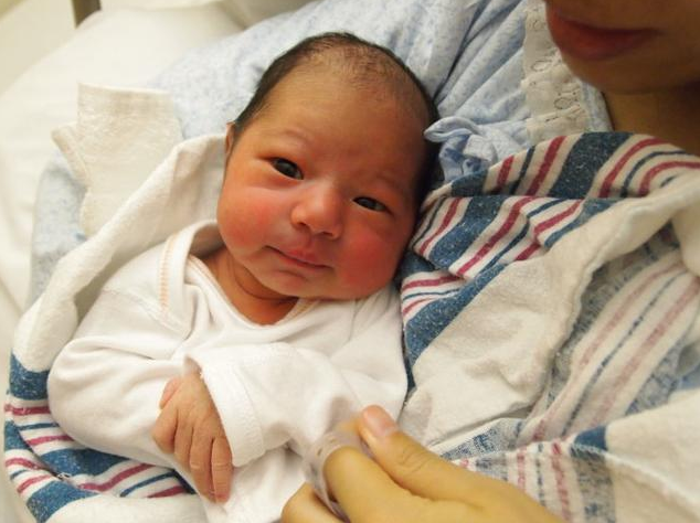 孕婦吃橘子寶寶會黃疸嗎 新生兒為什么得黃疸 孕婦吃橘子寶寶會黃疸嗎 新生兒為什么得黃疸