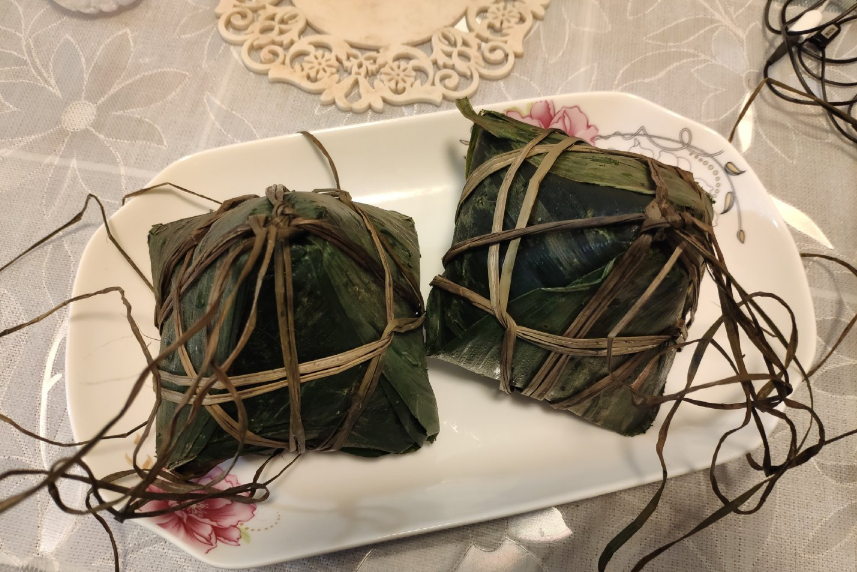 外婆包的粽子真好吃感慨 端午節吃外婆的粽子心情句子 外婆包的粽子真好吃感慨 端午節吃外婆的粽子心情句子