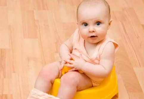 寶寶攢肚原因是什么 寶寶攢肚媽媽怎么做 寶寶攢肚原因是什么 寶寶攢肚媽媽怎么做