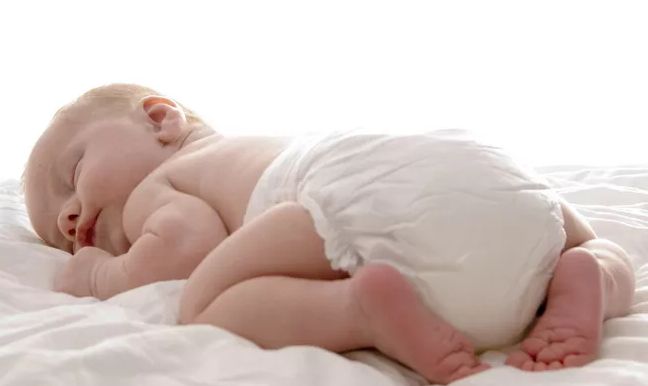 寶寶長痱子可以用爽身粉嗎 寶寶長痱子如何防治