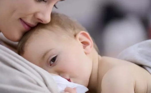 奶水不多和孩子吃奶晚有關系嗎 月子奶水不多怎么辦