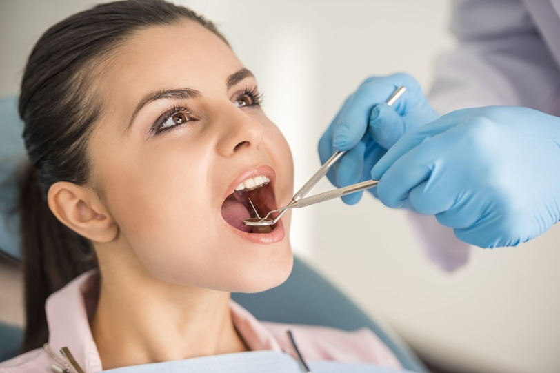 孩子經常吃手會長成齙牙嗎 孩子愛吃手會有什么影響 孩子經常吃手會長成齙牙嗎 孩子愛吃手會有什么影響