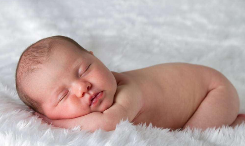 寶寶應該幾歲跟爸爸媽媽分床 分床睡應該幾歲比較好