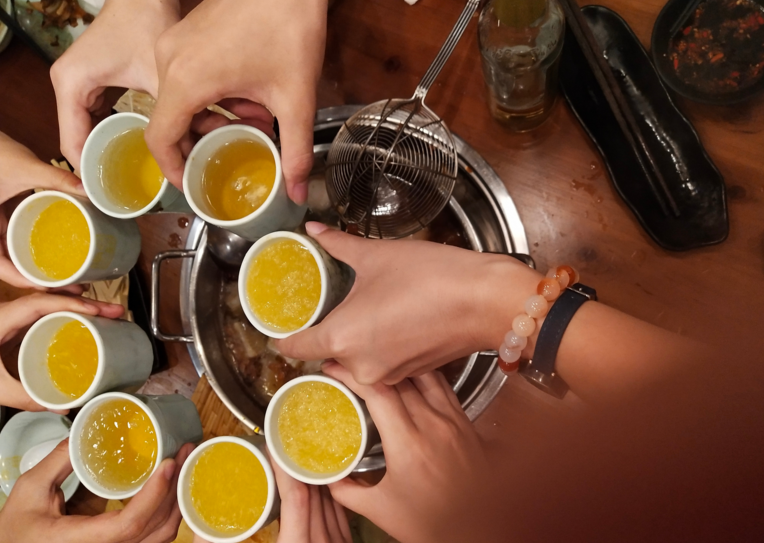 畢業散伙飯心情感慨 畢業散伙飯說說朋友圈