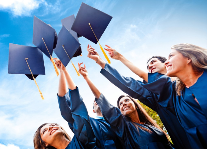 大學(xué)畢業(yè)聚餐心情感言 大學(xué)畢業(yè)聚餐發(fā)什么好