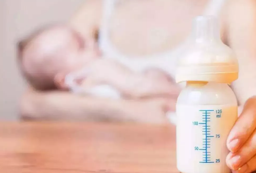 寶寶喝全脂奶粉好嗎 寶寶喝全脂奶粉有什么好處