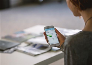 長期低頭玩手機會導致耳聾嗎 突發性耳聾聽力還能恢復嗎