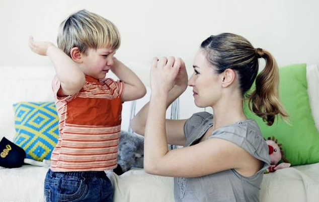 孩子哪些表現(xiàn)長(zhǎng)大容易變成啃老族 如何避免孩子長(zhǎng)大變成啃老族