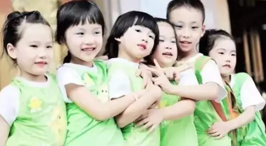 幼兒園感人的畢業詩朗誦 幼兒園大班畢業詩朗誦 幼兒園感人的畢業詩朗誦 幼兒園大班畢業詩朗誦