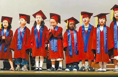 幼兒園大班畢業詩朗誦串詞 幼兒園大班畢業詩朗誦活動