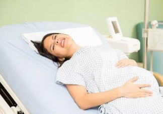 孕產(chǎn)期快到了能提前剖腹產(chǎn)嗎 臨近分娩要注意什么