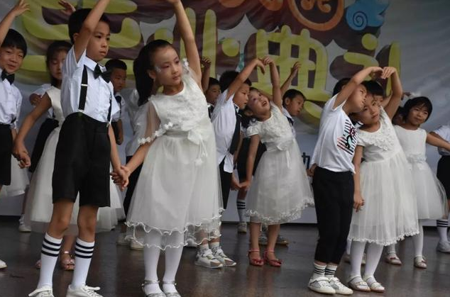 2019幼兒園畢業(yè)典禮老師發(fā)言稿 幼兒園畢業(yè)典禮老師感言 2019幼兒園畢業(yè)典禮老師發(fā)言稿 幼兒園畢業(yè)典禮老師感言