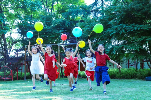 幼兒園大班畢業(yè)匯演邀請(qǐng)函 2019幼兒園畢業(yè)匯演邀請(qǐng)函