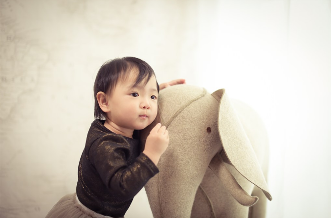 孩子喜歡搶別的小朋友玩具是怎么回事 自己孩子有這種情況怎么辦好