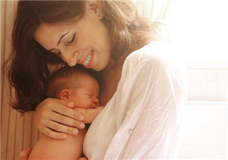 剪臍帶寶寶會(huì)不會(huì)疼 媽媽身上的臍帶去哪兒