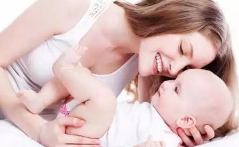 寶寶出生報喜朋友圈怎么發(fā) 寶寶出生卸貨成功心情感言