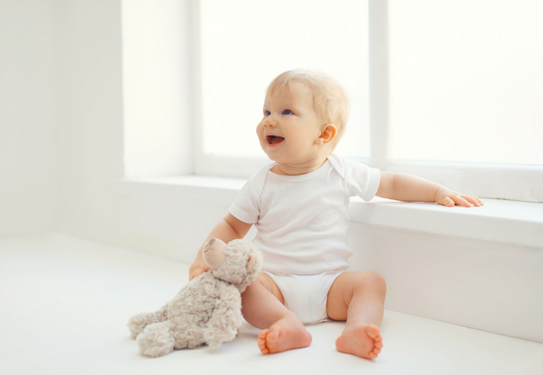 寶寶墜床后第一時間怎么做好 孩子墜床后怎么看孩子的傷勢 寶寶墜床后第一時間怎么做好 孩子墜床后怎么看孩子的傷勢