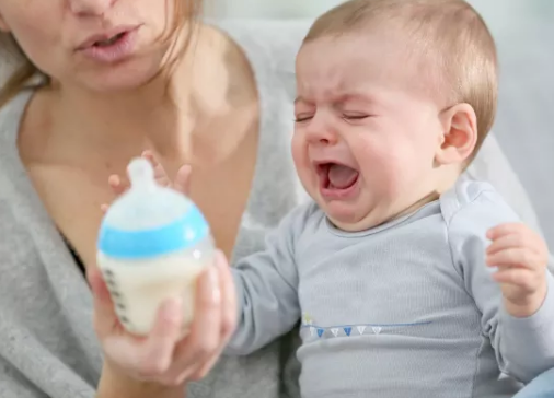 寶寶哭鬧寶抱還是不抱 寶寶哭鬧怎么安撫寶寶