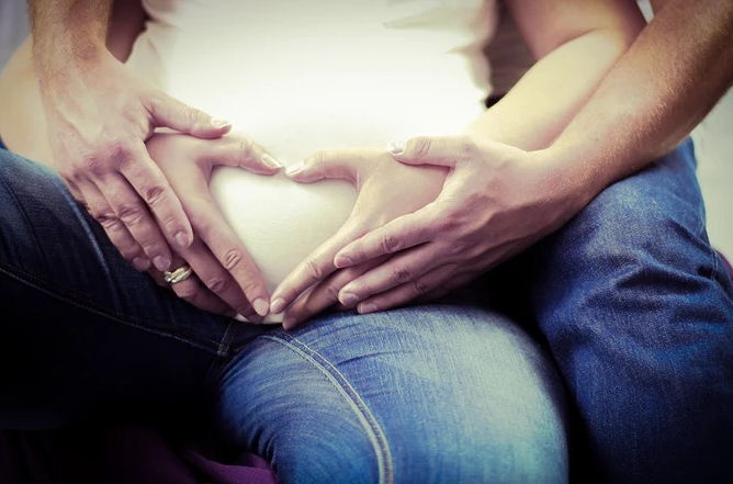 胎膜早破必須剖腹產嗎 胎膜早破會引起哪些并發癥