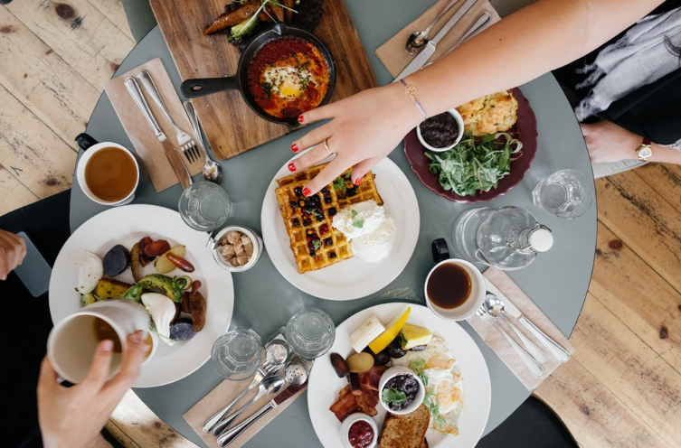 怎么讓孩子愛上吃飯 孩子不愛吃飯怎么做讓他喜歡吃飯 怎么讓孩子愛上吃飯 孩子不愛吃飯怎么做讓他喜歡吃飯