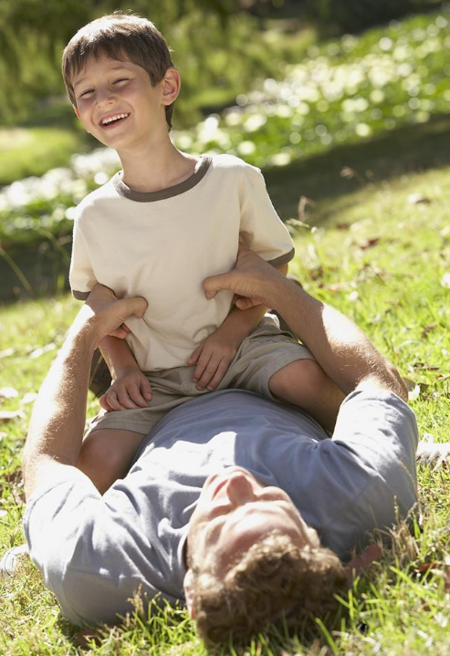 寶寶吃奶后肚子拍起來特別響是怎么回事 寶寶吃奶肚子很大是脹氣了嗎 寶寶吃奶后肚子拍起來特別響是怎么回事 寶寶吃奶肚子很大是脹氣了嗎