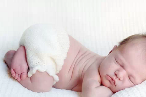 夏季寶寶穿的越少越好嗎 夏季怎么給寶寶穿衣服好 夏季寶寶穿的越少越好嗎 夏季怎么給寶寶穿衣服好