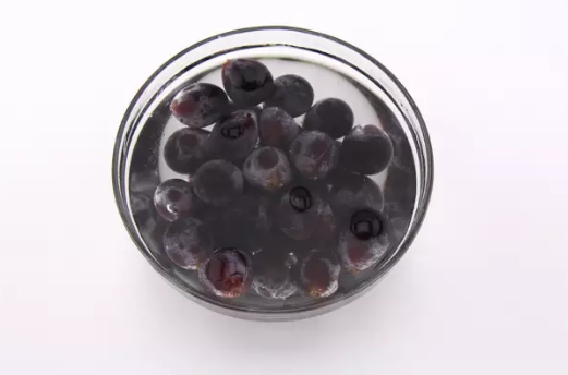 哺乳期吃葡萄能補血嗎 哺乳期吃葡萄好還是葡萄干好 哺乳期吃葡萄能補血嗎 哺乳期吃葡萄好還是葡萄干好