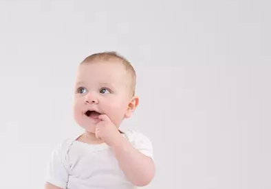 寶寶乳牙長歪了怎么辦 寶寶乳牙長歪了有什么影響 寶寶乳牙長歪了怎么辦 寶寶乳牙長歪了有什么影響