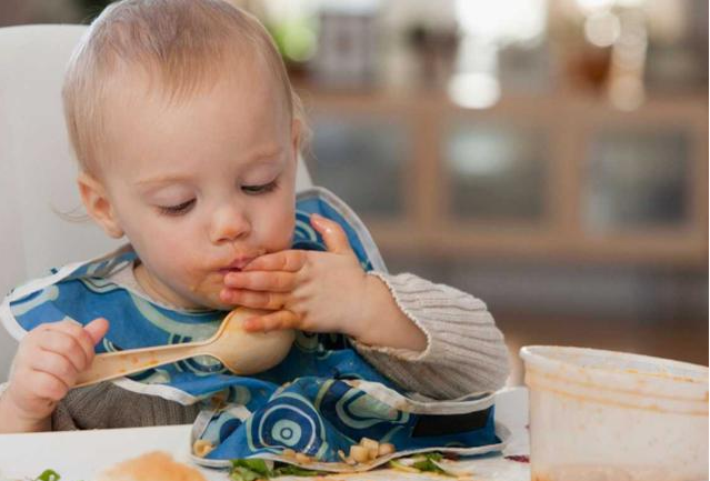 怎么知道寶寶腹瀉嚴(yán)不嚴(yán)重 寶寶腹瀉在家怎么做好護理